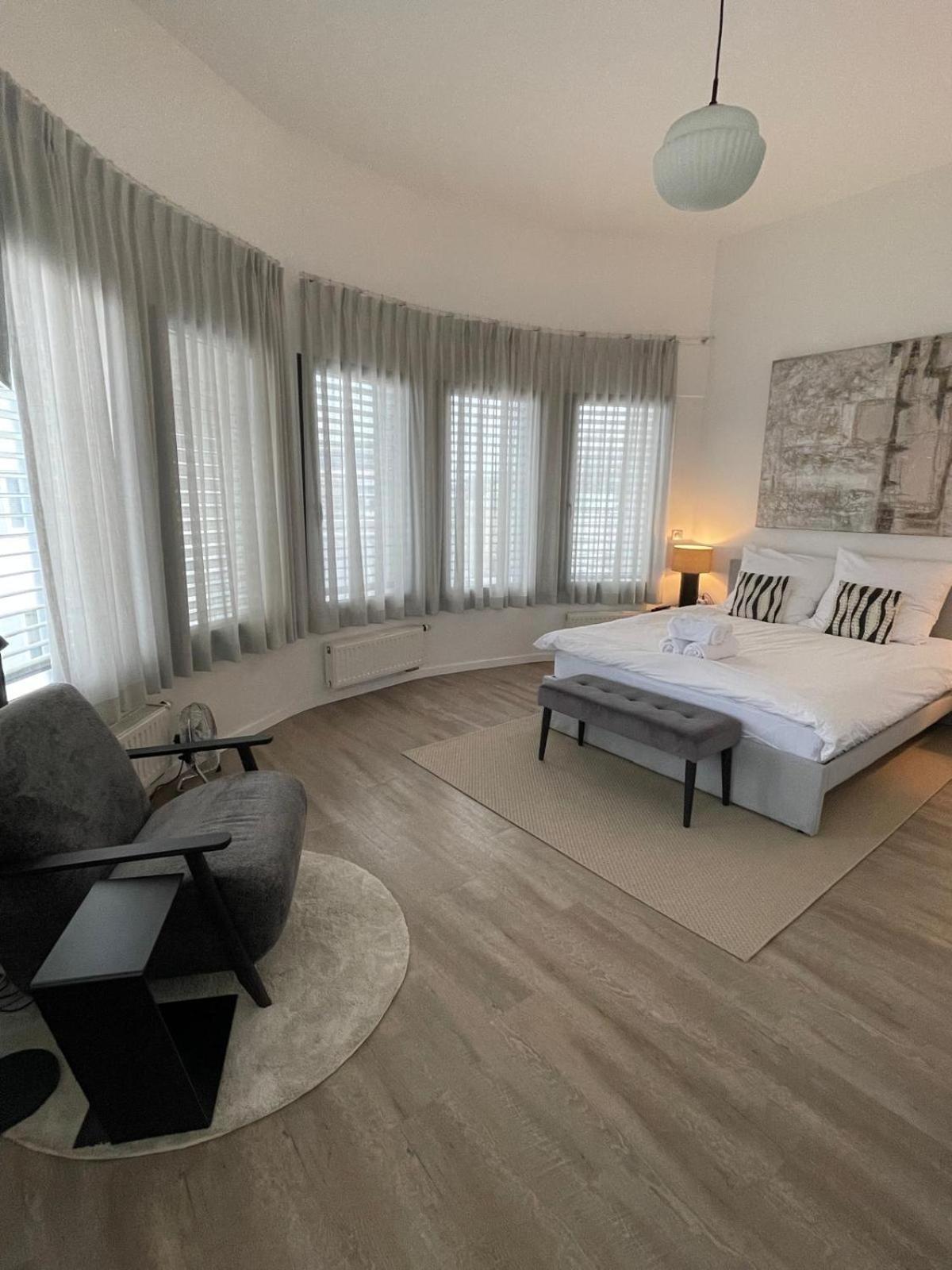 Lux Penthouse - Office, Terrace, Gym & Parking * Luxemburgo